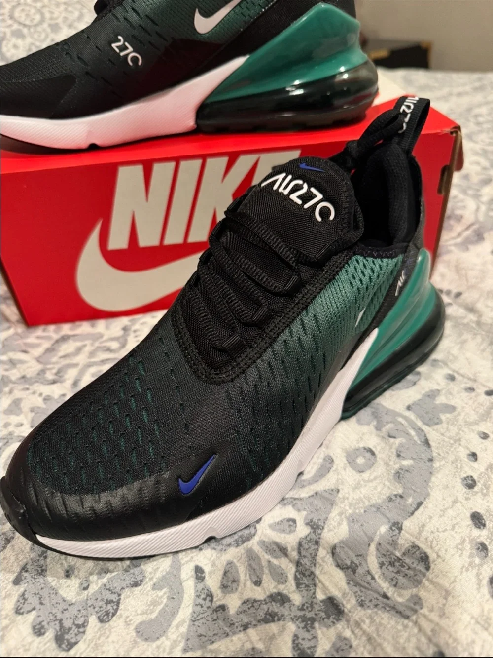 Brand new Nike Air Max 270 womens Black/Green shoes  6Y Youth or 7.5 womens